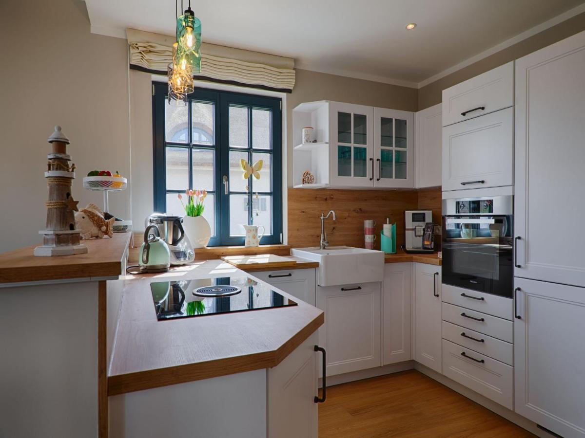 Reetland am Meer - Premium Reetdachvilla mit 3 Schlafzimmern, Sauna und Kamin F27 Dranske Exterior foto